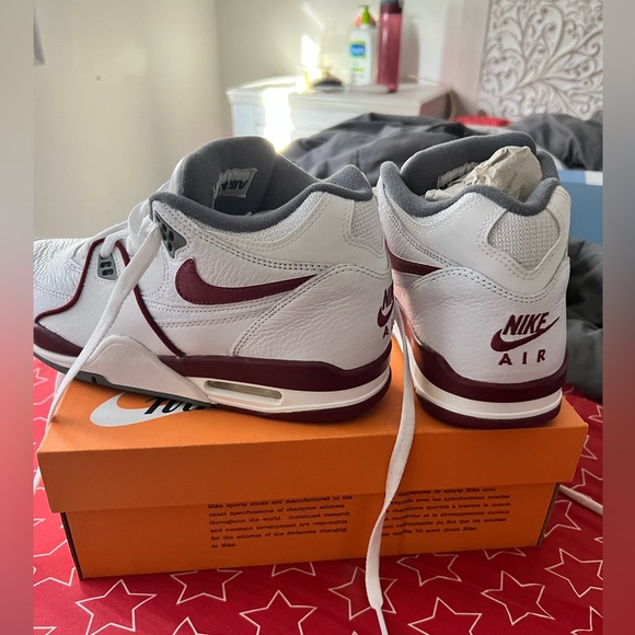 Nike Air Flight 89 'Team Red' - Picture 4 of 7